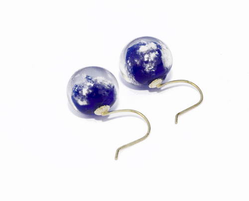 Oorbellen rond op gouden oorstekers